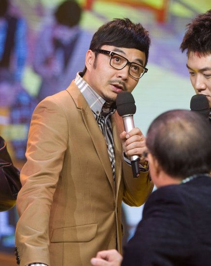 曝汪涵成麻将推广大使 领王菲等明星战外国麻友