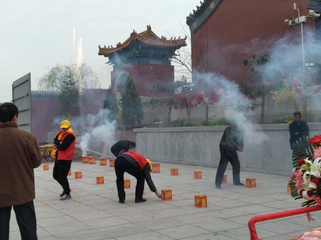 �����鴺�����洫ͳ���ᣬ�����׽�����Ů�񿪺���